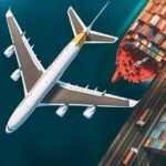 Avião, navio de cargas e porto